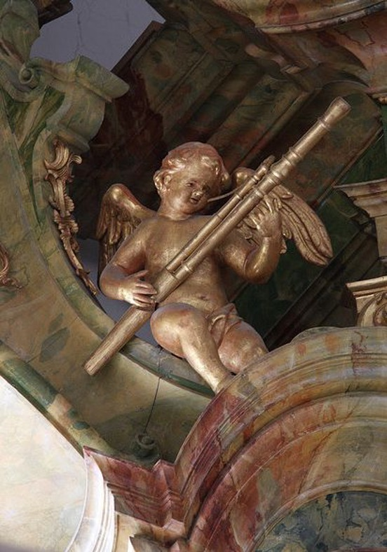 Ange jouant du basson dans l'église allemande - image du site councilofcanadianbassoonists.ca