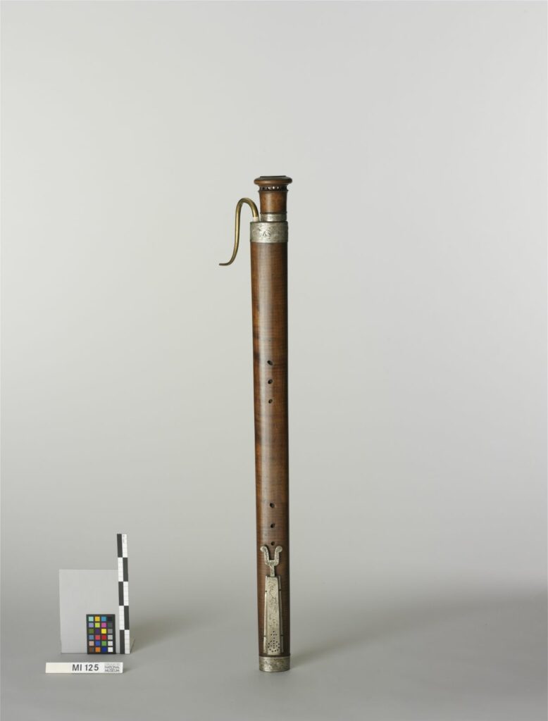 Johann Christoph Denner Dulcian - avant 1700 - Germanisches Museum de Nüremberg.