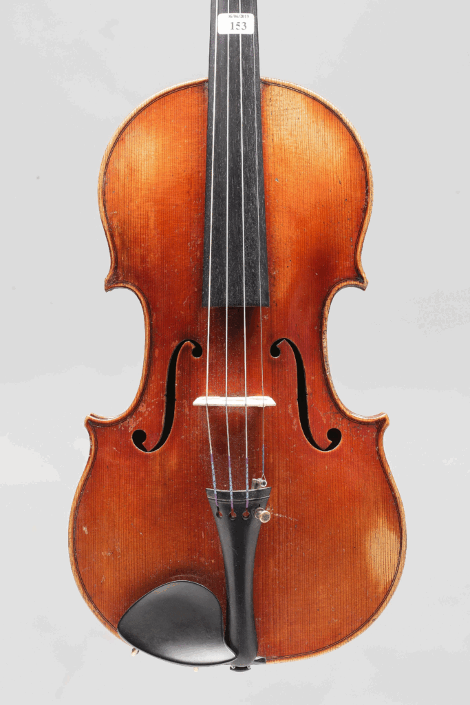 Violon Albert Jacquot fait en 1909 . Instrument mis en vente par Vichy Enchères le 6 juin 2019. © Vichy Enchères/C. Darbelet
