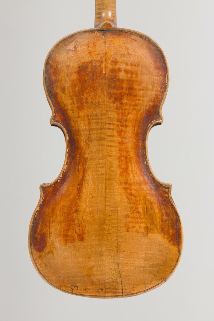 Violon Allemand XVIe, portant étiquette apocryphe Stainer. Fonds d'atelier Gustave VILLAUME. Instrument mis en vente par VIchy Enchères le 3 décembre 2025. © Vichy Enchères/C. Darbelet