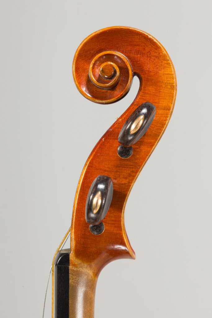 Violon de Gustave VILLAUME, fait en 1926. Fonds d'atelier de Gustave VILLAUME. Instrument mis en vente par Vichy Enchères le 3 décembre 2025. © Vichy Enchères/C. Darbelet