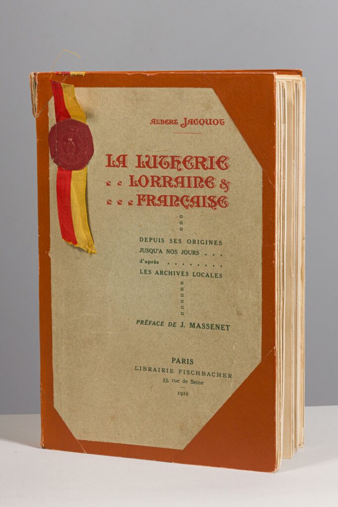 Albert JACQUOT, "La lutherie lorraine et française", édition de 1912. Fond d'atelier de Gustave VILLAUME. Livre mis en vente par Vichy Enchères le 1er décembre 2025. © Vichy Enchères/C. Darbelet