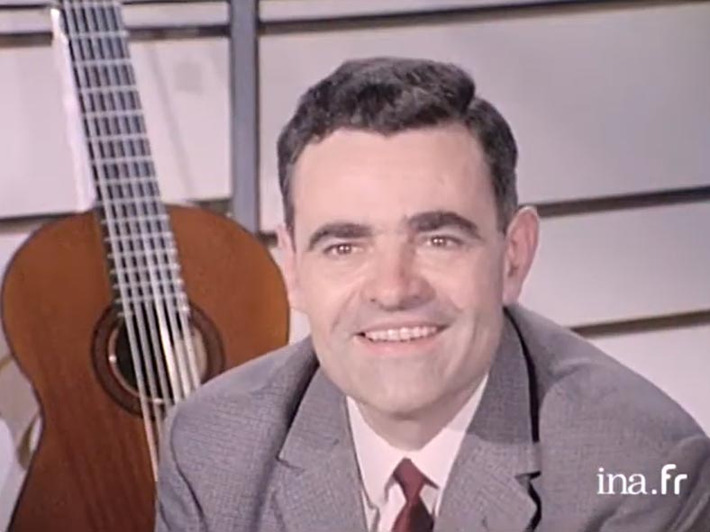 Jacques Camurat dans son atelier rue de Rome - image extraite du documentaire La Guitare de 1969. © ina.fr