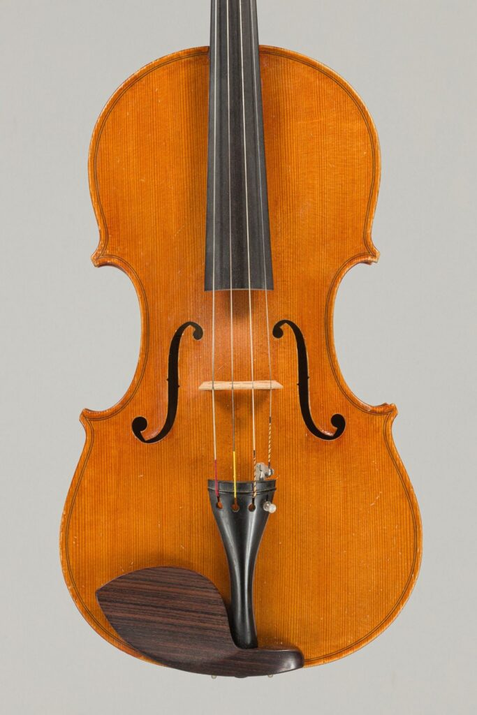 Jacques Camurat, Alto, Paris, 1970. Instrument vendu par Vichy Enchères le 6 juin 2024. © Vichy Enchères/C. Darbelet