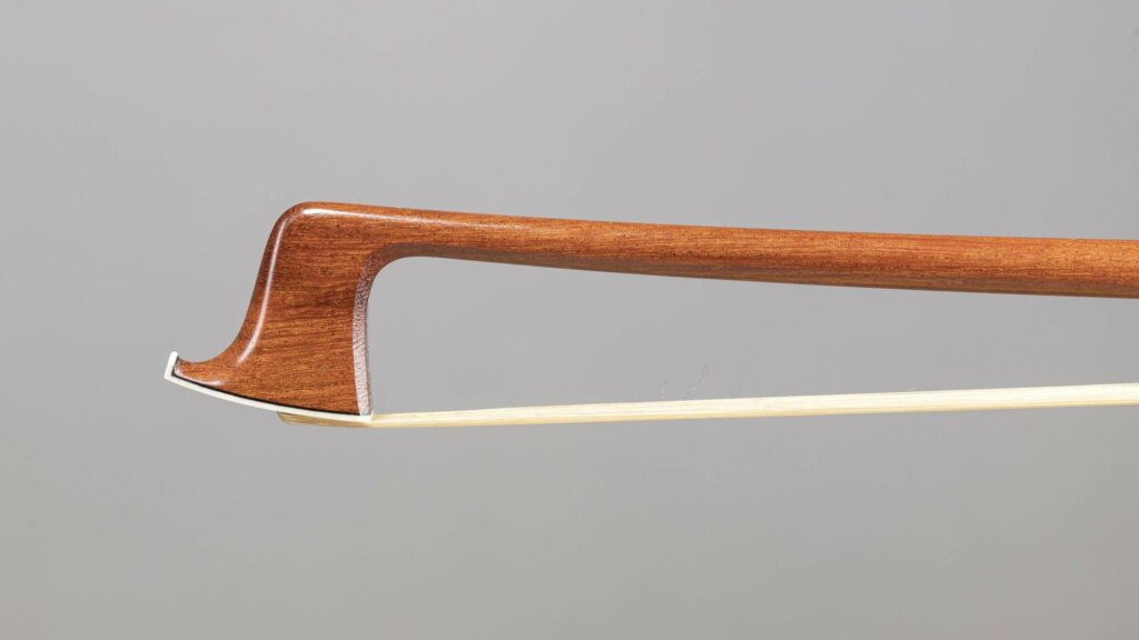 Stéphane Thomachot, archet de violon, vers 1985. instrument vendu par Vichy Enchères le 3 décembre 2020. © Vichy Enchères/C. Darbelet