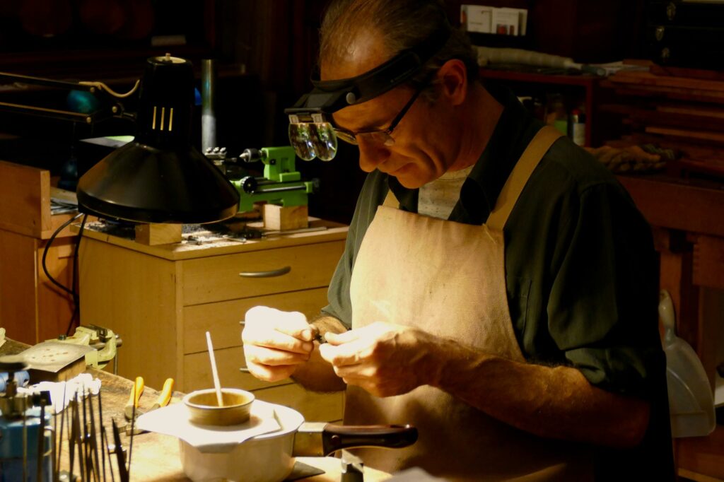Pascal Camurat au travail dans son atelier -archive personnelle.
