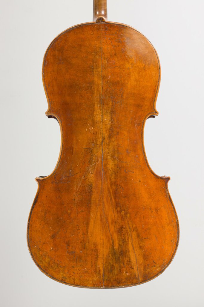 Violoncelle de Lorenzo Ventapane. Instrument mis en vente par Vichy Enchères le 4 décembre 2025. © Vichy Enchères/C. Darbelet