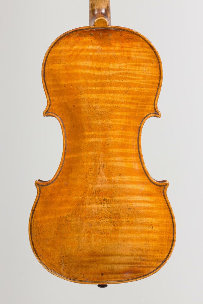Violon de Nicola MARCHIONI, dit Dom Nicola Amati, fait à Bologne vers 1730/1740. Instrument mis en vente par Vichy Enchères le 4 décembre 2025. © Vichy Enchères/C. Darbelet