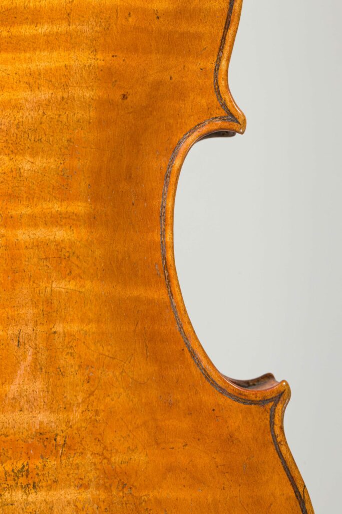Violon de Nicola MARCHIONI, dit Dom Nicola Amati, fait à Bologne vers 1730/1740. Instrument mis en vente par Vichy Enchères le 4 décembre 2025. © Vichy Enchères/C. Darbelet