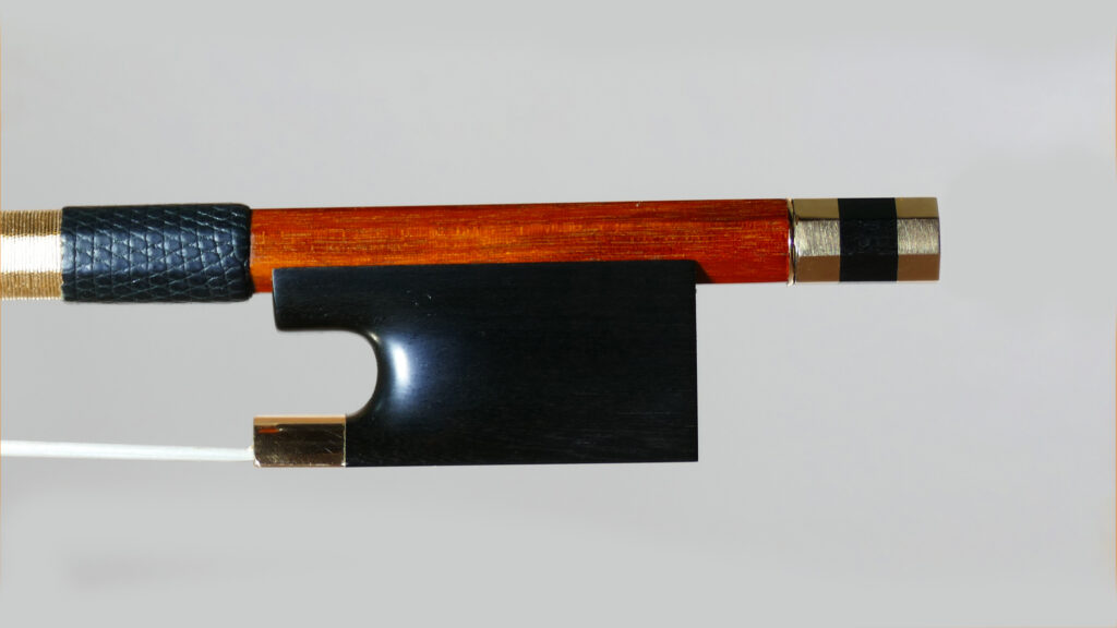 Pascal Camurat - Archet d'après l'archet de François-Xavier Tourte vendu à Vichy Enchères le 30 novembre 2017. © Vichy Enchères/C. Darbelet