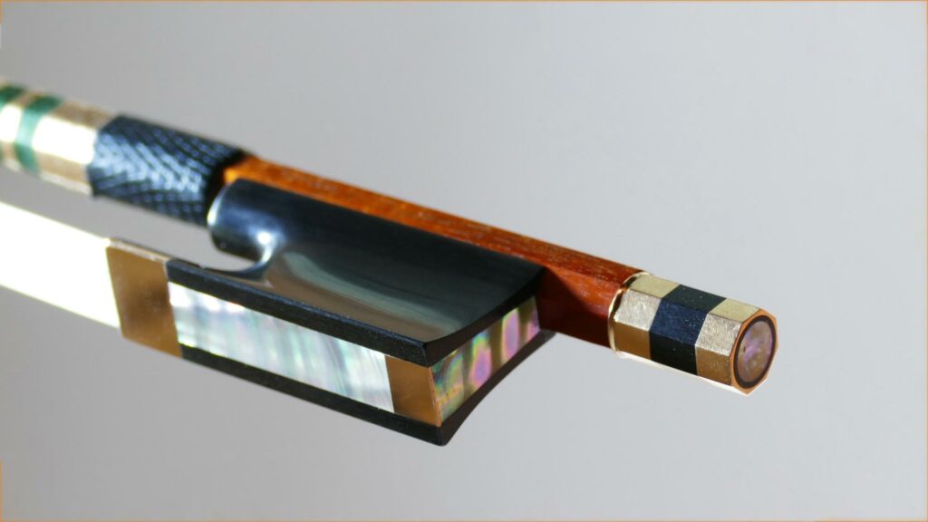 Pascal Camurat - Archet d'après l'archet de François-Xavier Tourte vendu à Vichy Enchères le 30 novembre 2017. © Vichy Enchères/C. Darbelet