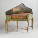 Épinette en aile d’oiseau d'Armand-Joseph LION, 1786 Instrument mis en vente par Vichy Enchères le 2 mai 2026 © Vichy Enchères/ Photo C. Darbelet