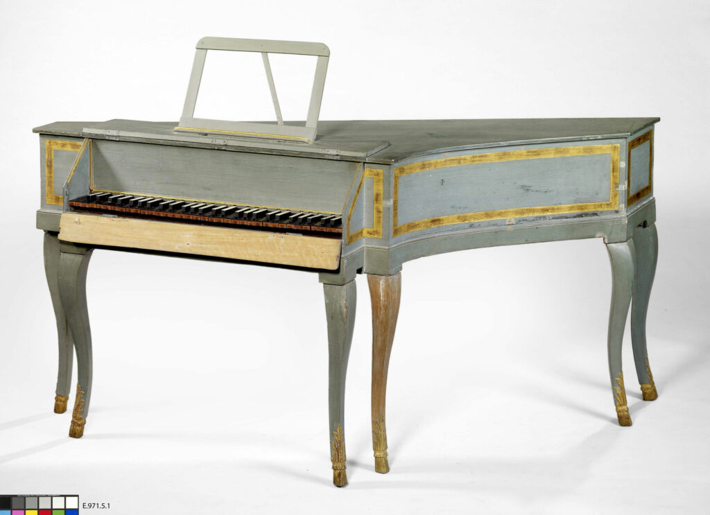 Jean-Claude Goujon, Epinette en aile d'oiseau, 1753, Paris, Musée de la Musique, Paris, crédits photos Claude Germain