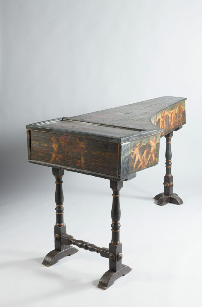 Clavecin italien probablement de Francesco FABBRI, Rome vers 1630 Instrument mis en vente par Vichy Enchères le 2 mai 2026 © Vichy Enchères/ Photo C. Darbelet