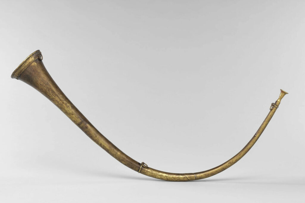 Raulin Crétien I ou II, Cor de chasse en demi-lune, vers 1600–1650, The Metropolitan Museum of Art, NY