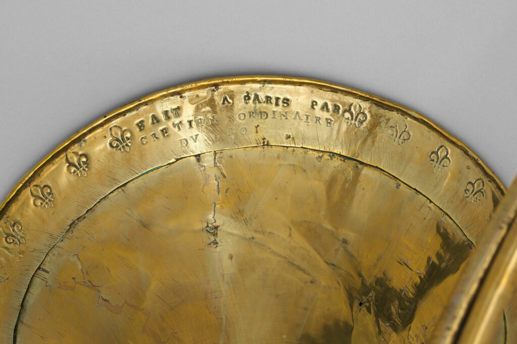 Crétien, Trompe de chasse Dauphine, vers 1700, estampille, The Metropolitan Museum of Art, NY