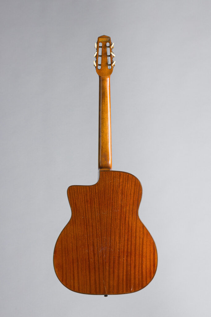 Guitare jazz SELMER, Paris, 1946 Instrument mis en vente par Vichy Enchères le 2 mai 2026 © Vichy Enchères/ Photo C. Darbelet