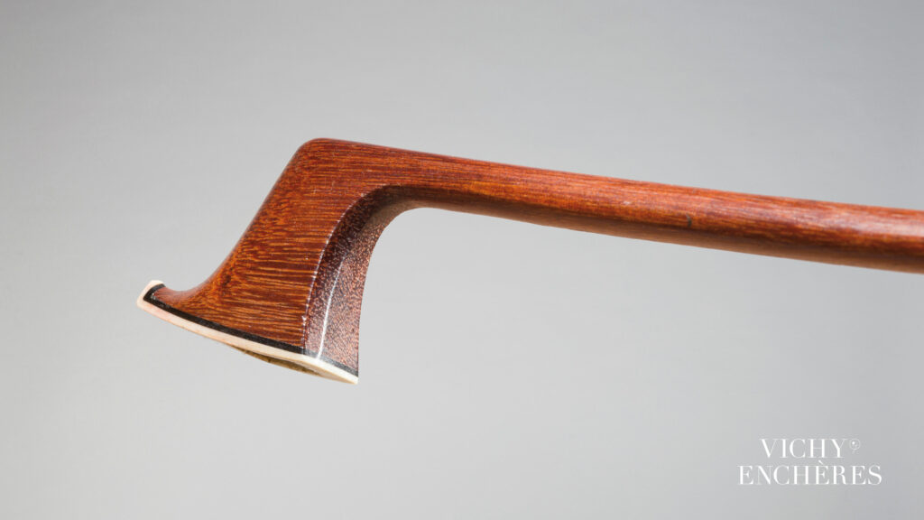 Archet de violon de François PECCATTE Collection Jean-François RAFFIN Archet mis en vente par Vichy Enchères le 4 juin 2026 © Vichy Enchères/ Photo C. Darbelet