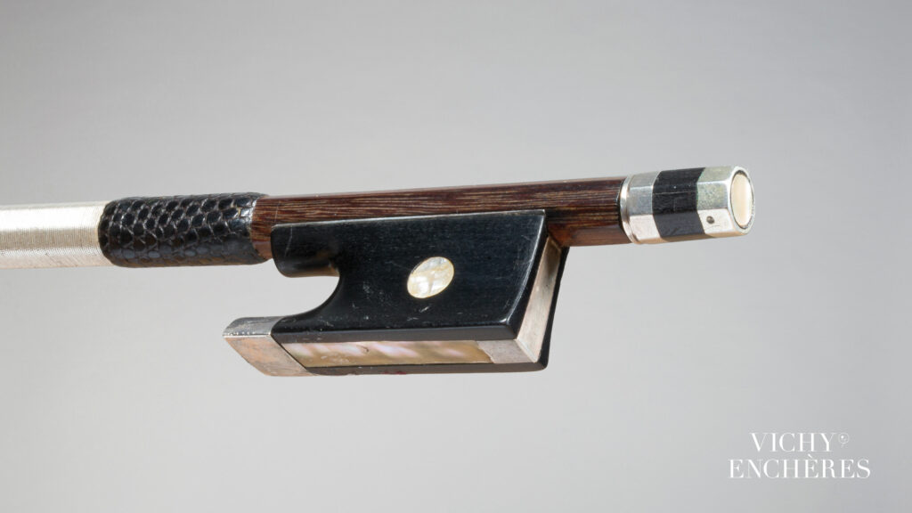 Archet de violon de François PECCATTE Collection Jean-François RAFFIN Archet mis en vente par Vichy Enchères le 4 juin 2026 © Vichy Enchères/ Photo C. Darbelet