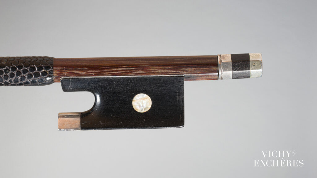 Archet de violon de François PECCATTE Collection Jean-François RAFFIN Archet mis en vente par Vichy Enchères le 4 juin 2026 © Vichy Enchères/ Photo C. Darbelet