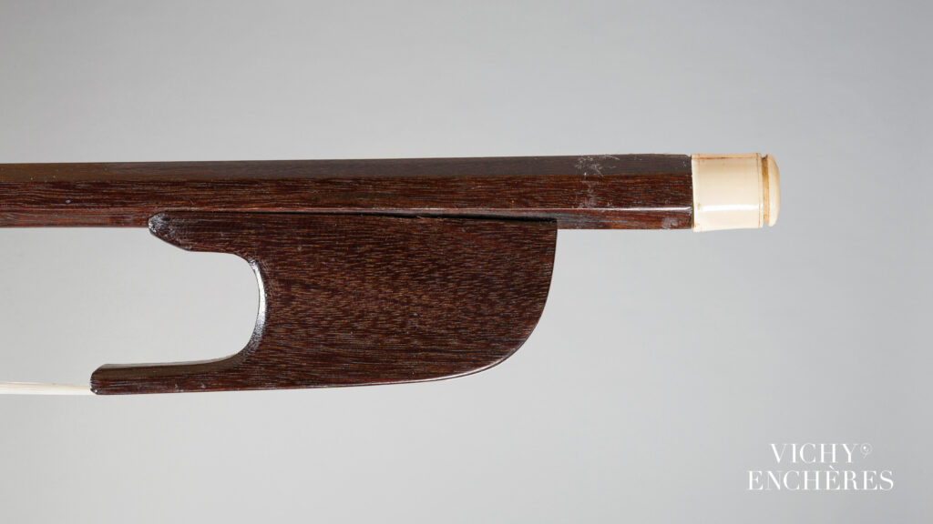 Archet de violon de François Xavier TOURTE Collection Jean-François RAFFIN Archet mis en vente par Vichy Enchères le 4 juin 2026 © Vichy Enchères/ Photo C. Darbelet