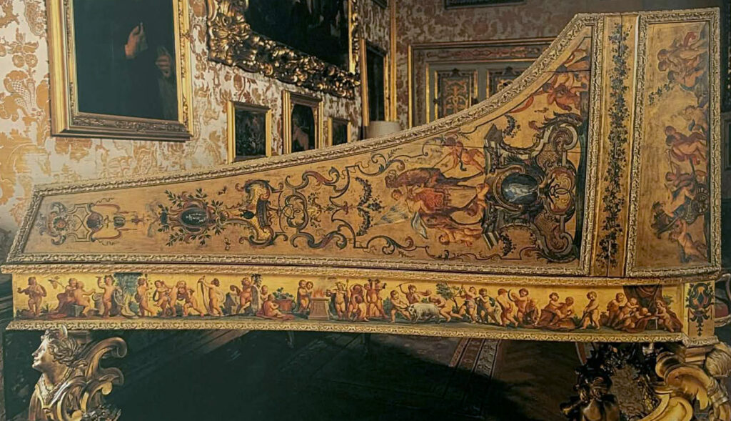Clavecin Rospiglioni, dans in Marvels of Sound and Beauty Italian Baroque Musical Instruments, éd. G. Guazzotti, Florence Giunti, 2007
