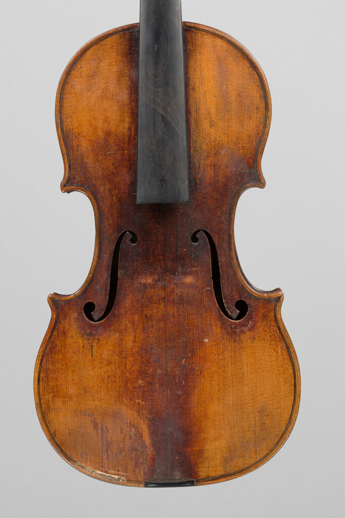 Intéressant violon probablement de Michel Ange BERGONZI Fait à Crémone en 1755 Instrument mis en vente par Vichy Enchères le 2 juin 2022 © Vichy Enchères/ Photo C. Darbelet