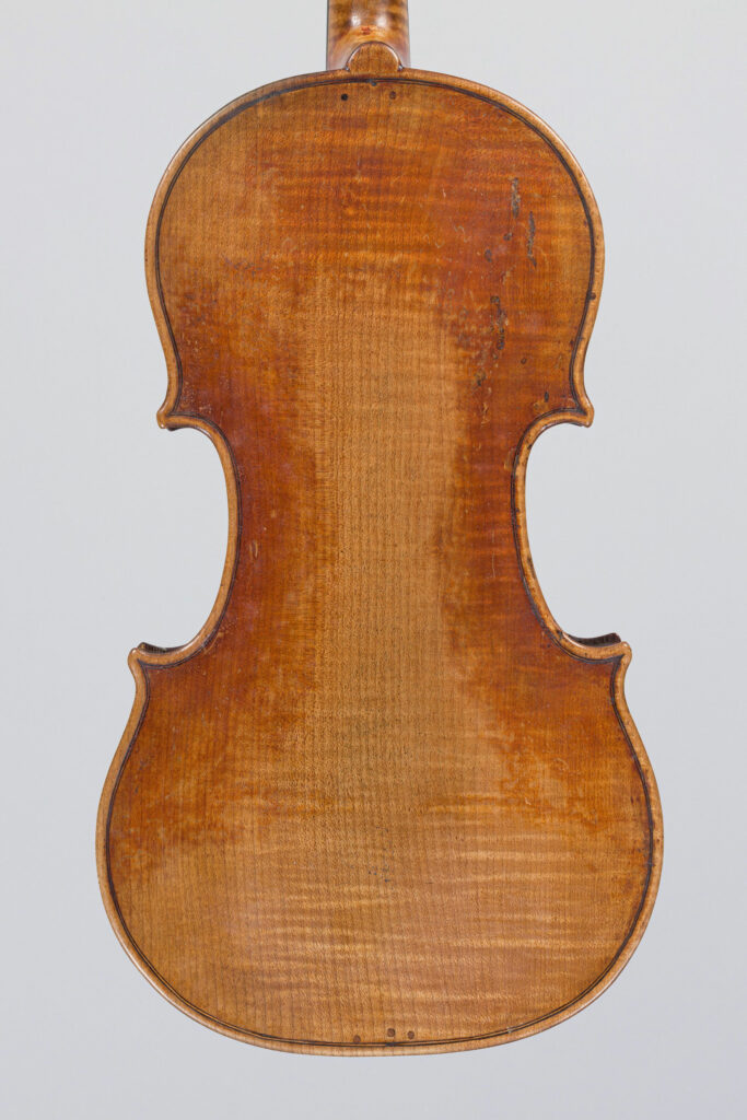 Intéressant violon probablement de Michel Ange BERGONZI Fait à Crémone en 1755 Instrument mis en vente par Vichy Enchères le 2 juin 2022 © Vichy Enchères/ Photo C. Darbelet