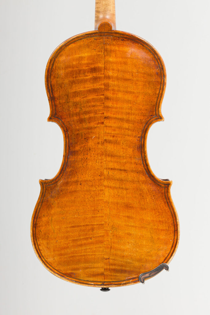 Rare et intéressant violon de Paolo MAGGINI Fait à Brescia vers 1620 Instrument mis en vente par Vichy Enchères le 4 juin 2026 © Vichy Enchères/ Photo C. Darbelet