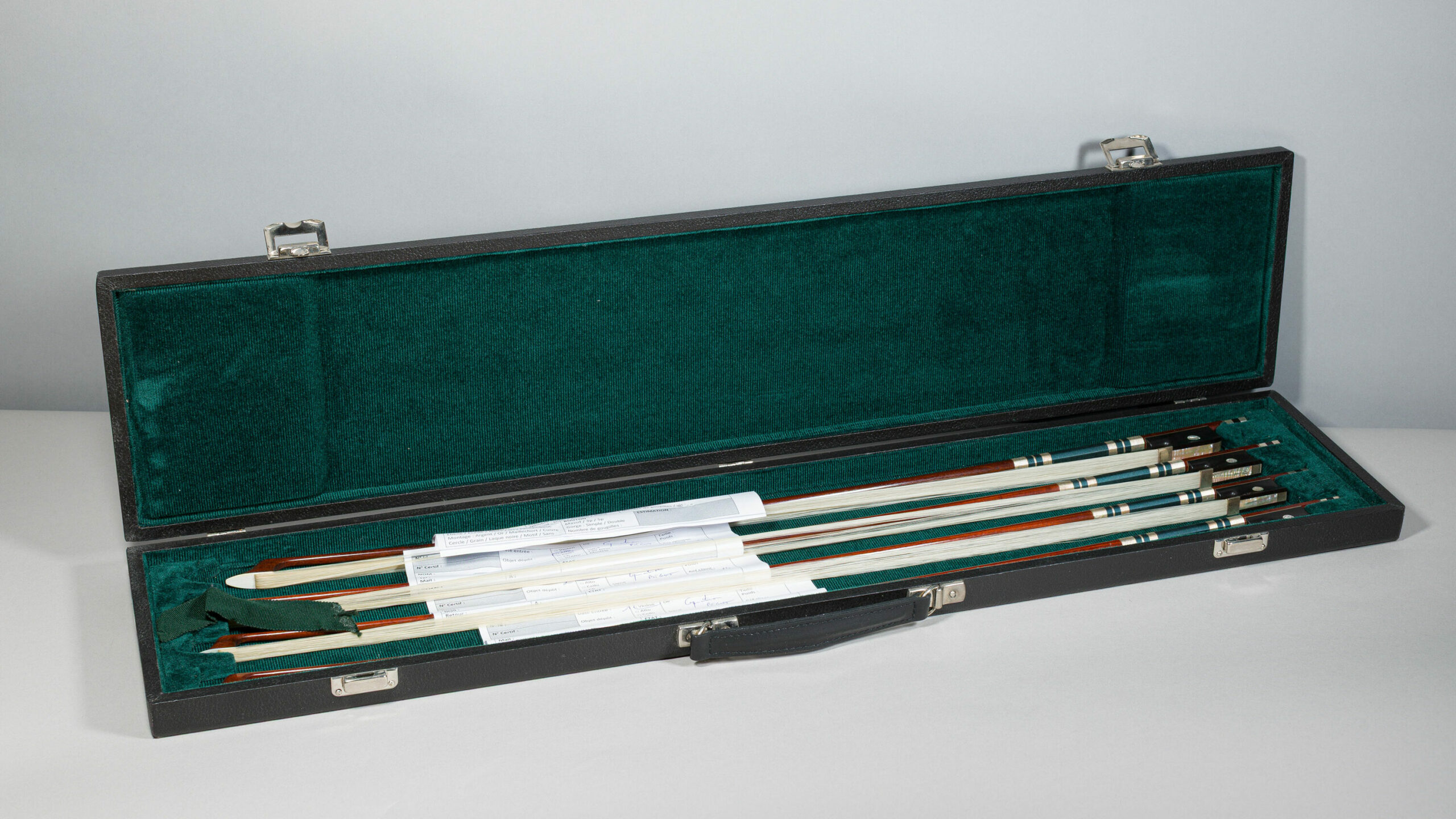 Quatuor de Sylvain BIGOT, en modèle « Peccatte », fait vers 2002 Provenant de la collection Hiroaki Okitsu Mis en vente par Vichy Enchères le 4 juin 2026 © Vichy Enchères/ Photo C. Darbelet