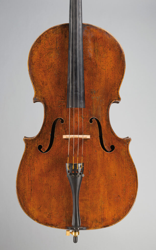 Rare et exceptionnel violoncelle de Lorenzo STORIONI Fait à Crémone en 1792 Instrument mis en vente par Vichy Enchères le 4 juin 2026 © Vichy Enchères/ Photo C. Darbelet