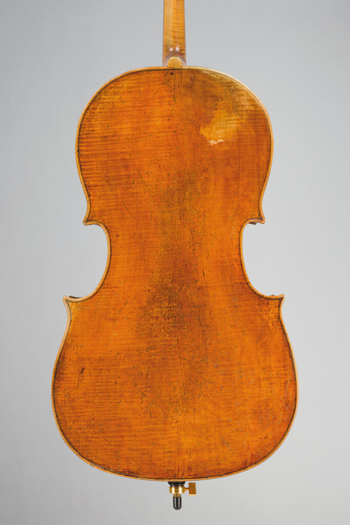 Rare et exceptionnel violoncelle de Lorenzo STORIONI Fait à Crémone en 1792 Instrument mis en vente par Vichy Enchères le 4 juin 2026 © Vichy Enchères/ Photo C. Darbelet
