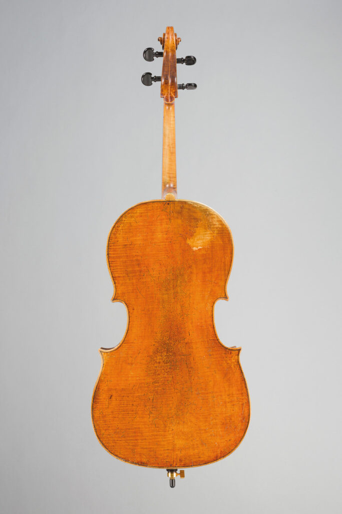 Rare et exceptionnel violoncelle de Lorenzo STORIONI Fait à Crémone en 1792 Instrument mis en vente par Vichy Enchères le 4 juin 2026 © Vichy Enchères/ Photo C. Darbelet