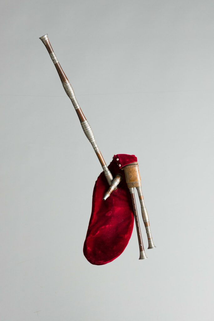 Cornemuse de SAUTIVET, travail XIXème, en bois et incrustation d'étain. Instrument mis en vente par Vichy Enchères le 7 novembre 2026 © Vichy Enchères/ Photo C. Darbelet