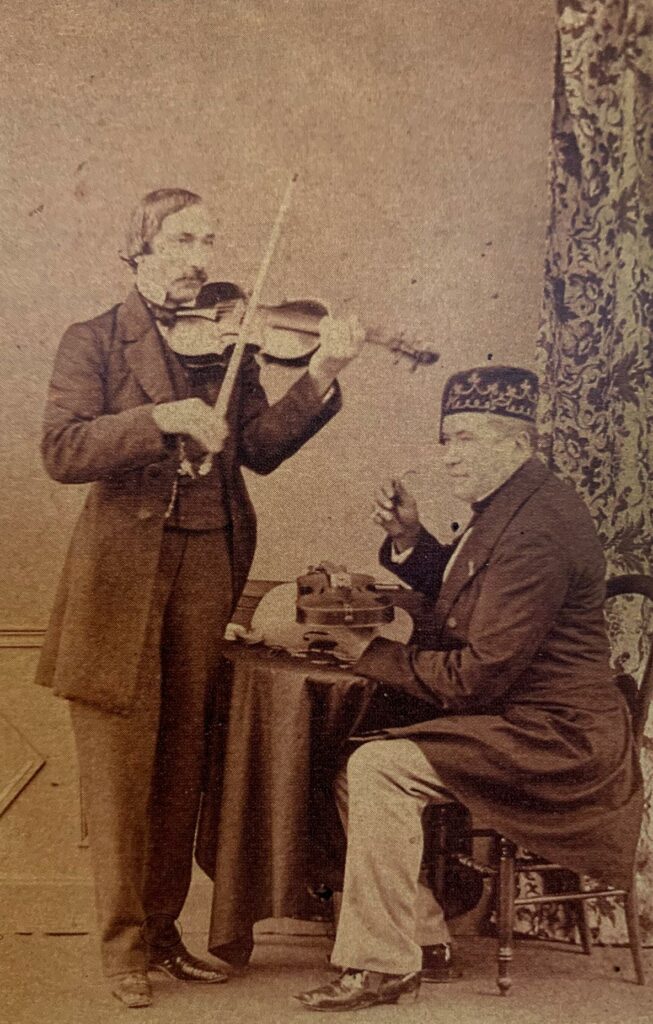Atelier Moulin, Portrait de Jean-Baptiste Vuillaume avec son gendre Delphin Alard, vers 1865, collection du baron d'Ussel