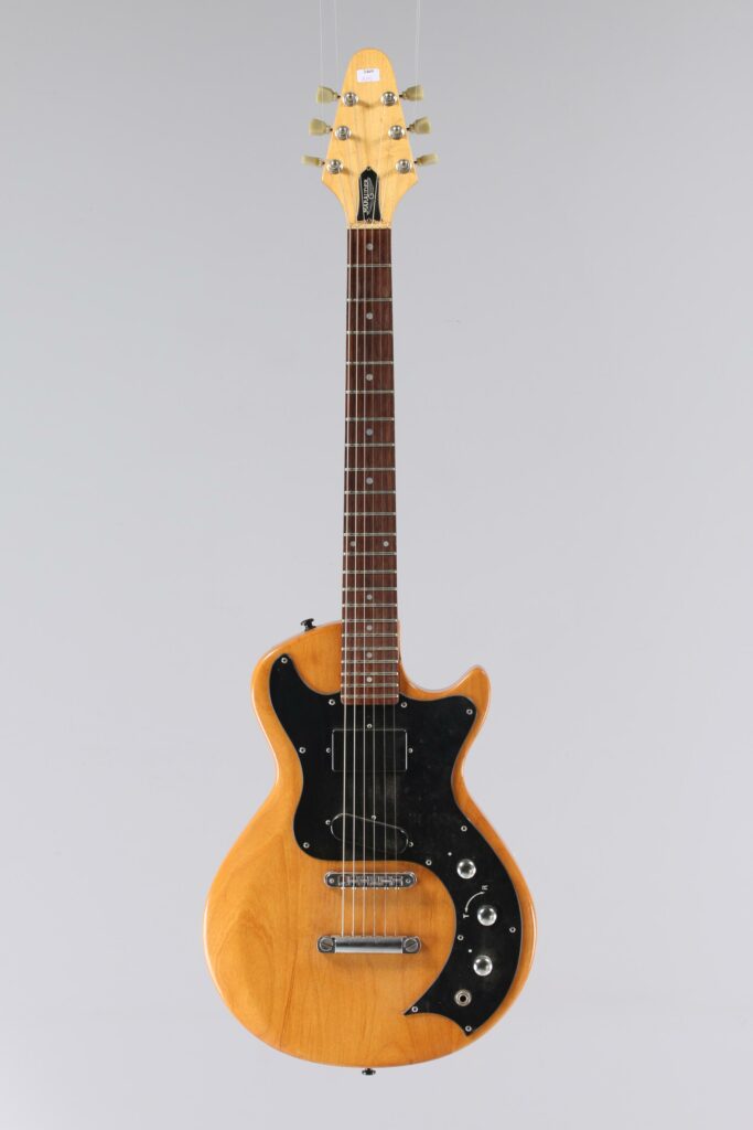 N° 119 - Guitare électrique solidbody de montage entre différentes parties de GIBSON, ne datant pas des mêmes époques, électronique GIBSON d'une Marauder. Collection Francis Kuntz. Instrument mis en vente par Vichy Enchères le 7 novembre 2026. © Vichy Enchères / Photo C. Darbelet