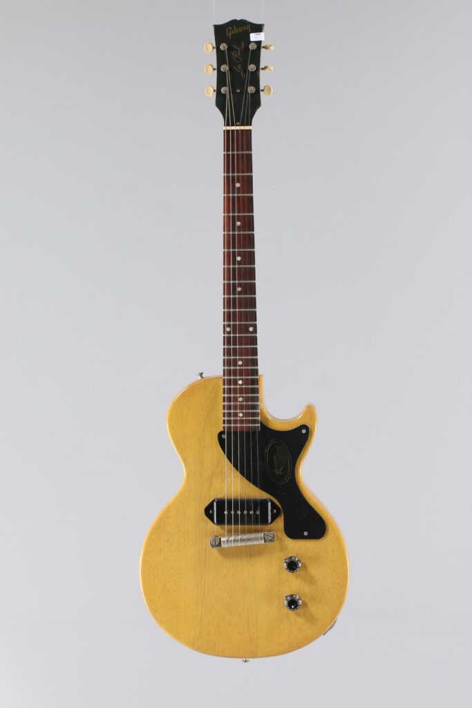 N° 123 - Guitare électrique solidbody GIBSON Custom Shop, modèle Les Paul Junior, TV modèle, faite en 2007, made in USA, finition TV Yellow. Collection Francis Kuntz. Instrument mis en vente par Vichy Enchères le 7 novembre 2026. © Vichy Enchères / Photo C. Darbelet