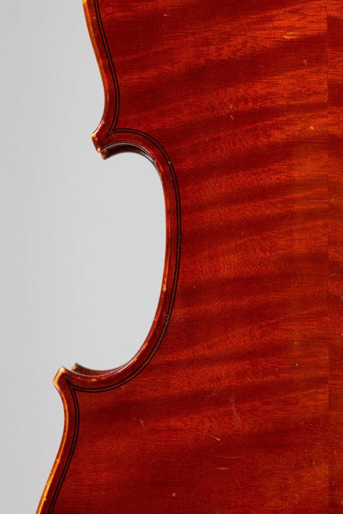 Violon de CARESSA & FRANCAIS fait à Paris en 1905, luthiers du Conservatoire de Musique, n°152. Instrument mis en vente par Vichy Enchères le 3 décembre 2026. © Vichy Enchères / Photo C. Darbelet