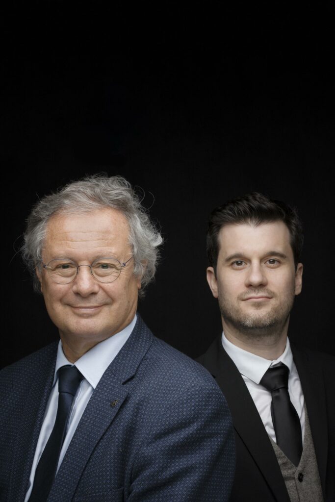 Les experts Jean-Jacques Rampal et Jonathan Marolle, de la Maison Vatelot-Rampal